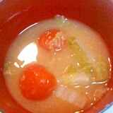 トマトと白菜の味噌汁